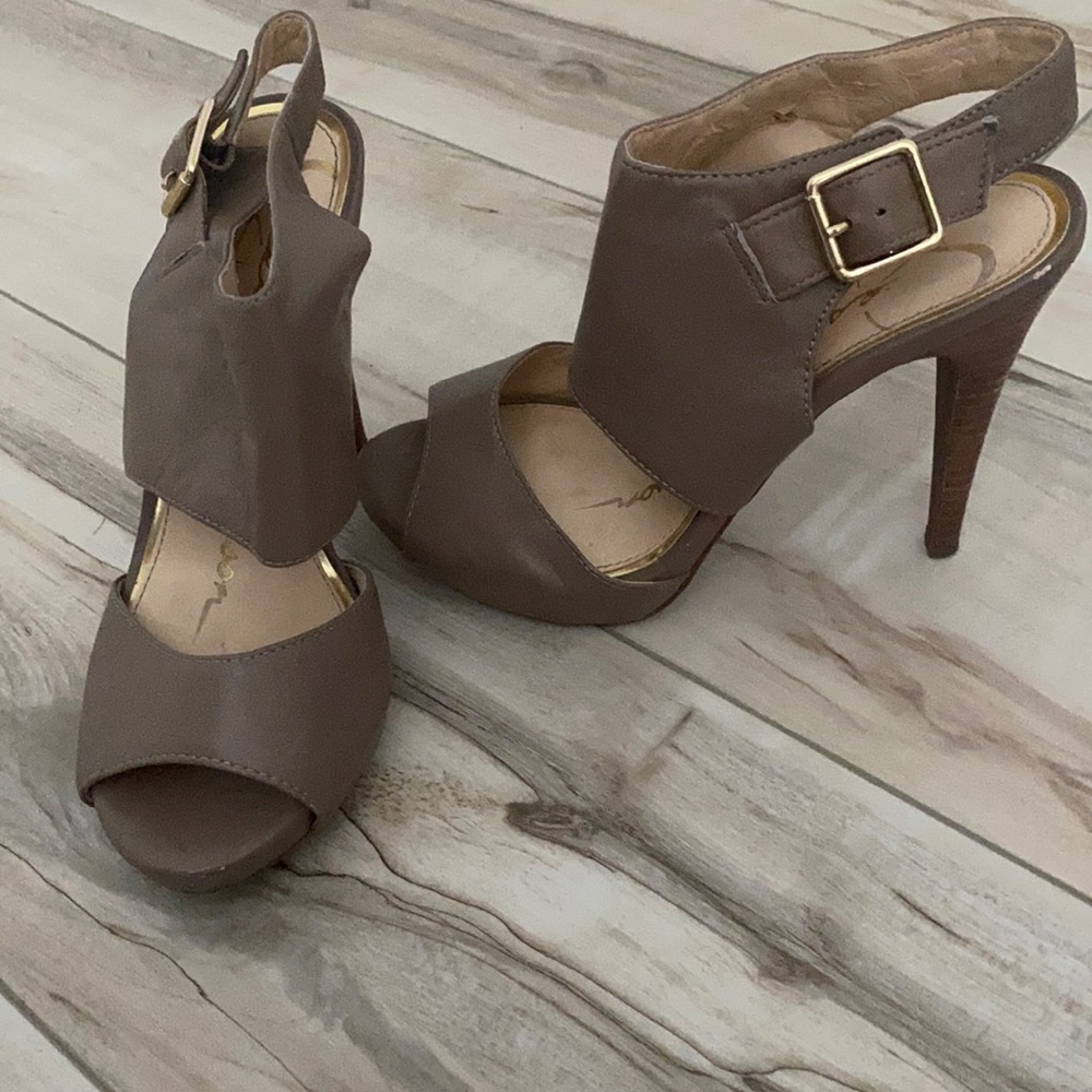 Jessica Simpson heels